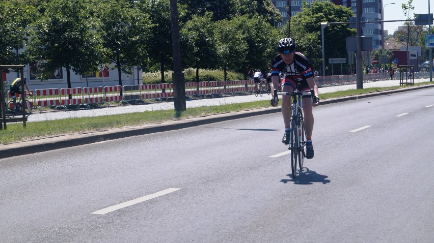 Bydgoszcz Cycling Challenge 2017. Setki kolarzy ścigały się ulicami miasta [zdjęcia, wideo]