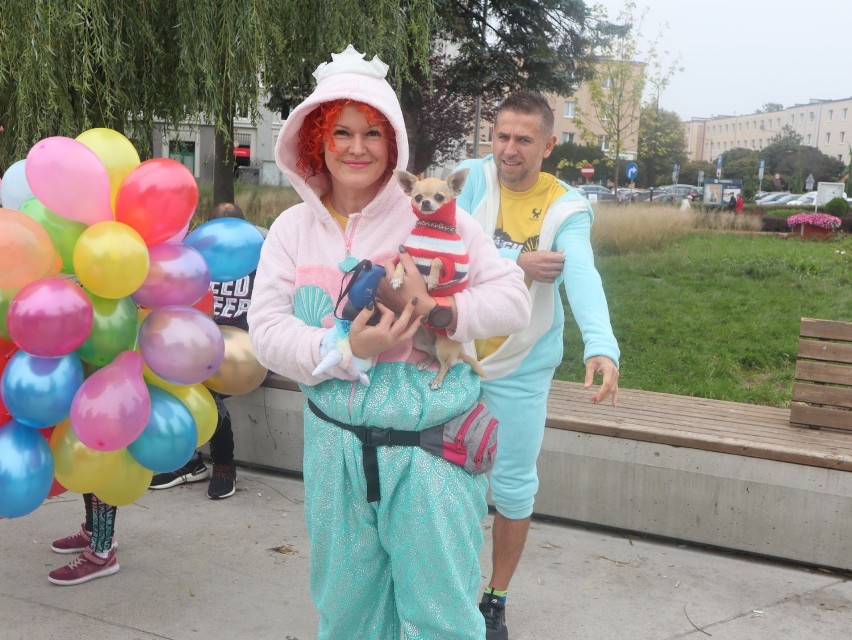 To był niecodzienny bieg! Świdniczanie wskoczyli w piżamy i pobiegli charytatywnie. Zobacz zdjęcia