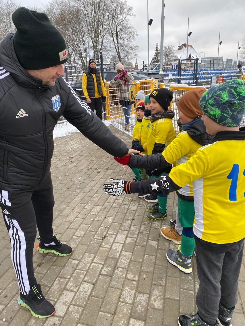 Po 17 meczach kartuzianie uplasowali się na 11. miejscu w...