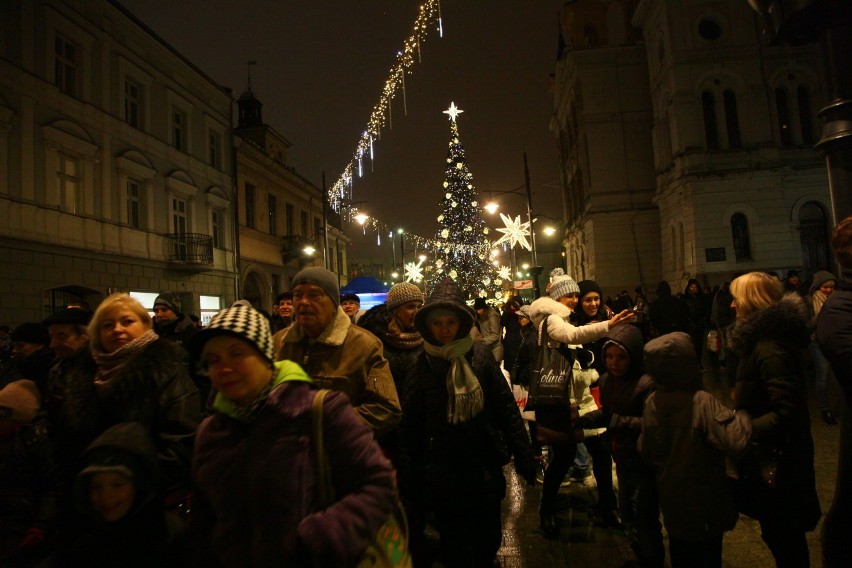 Na Piotrkowskiej zaświeciła się iluminacja, działa też...