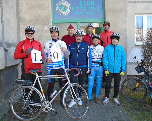 Rowerzyści klubu "M-2" z Myszkowa ciągle się rozwijają i poszerzają swoją wiedzę turystyczną.