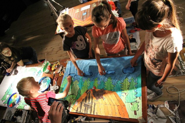 Film „Szczęśliwa Kurka”, zrealizowany przez dzieci w Domu Kultury we Włoszczowie, startuje w ogólnopolskim konkursie.