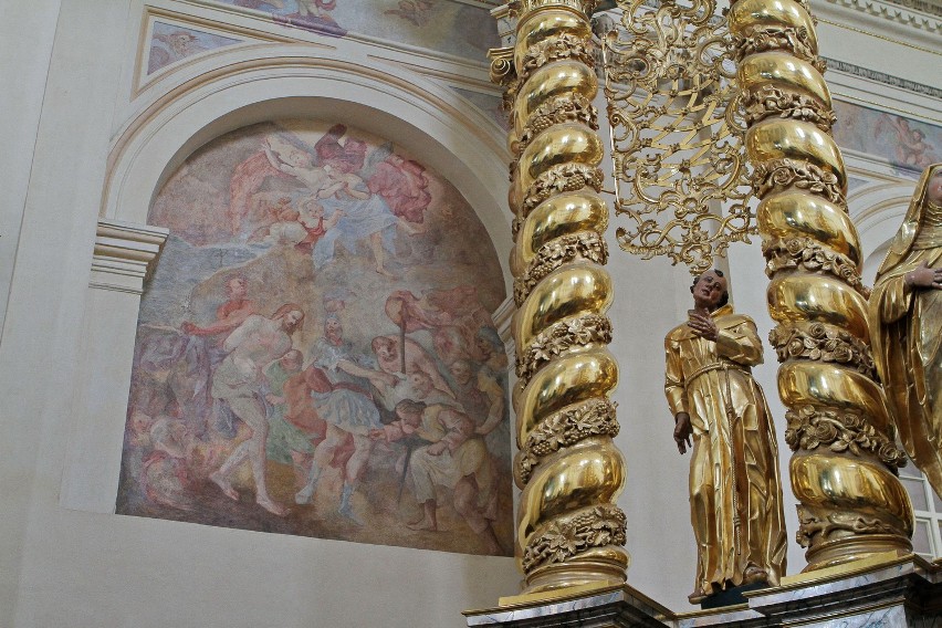 Całkowicie odnowiona została też kaplica św. Szymona z...