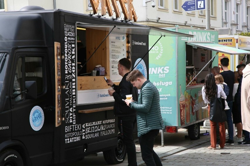 Drugi dzień Street Food Polska Festival w Kielcach. Ponad 20 food trucków z przepysznym jedzeniem. Zobacz zdjęcia