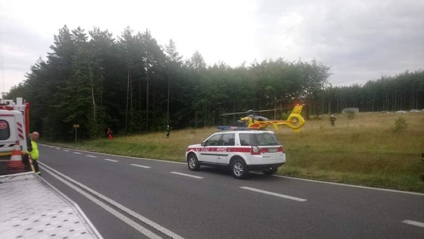 Dąbrowa Górnicza: śmiertelny wypadek na DW 796 w dzielnicy Ząbkowice. Jedna osoba nie żyje, dwie są ranne [ZDJĘCIA]