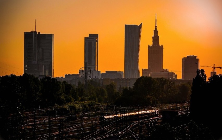 6. Warszawa, odległość od Katowic - 290 km. Pierwszy pociąg...