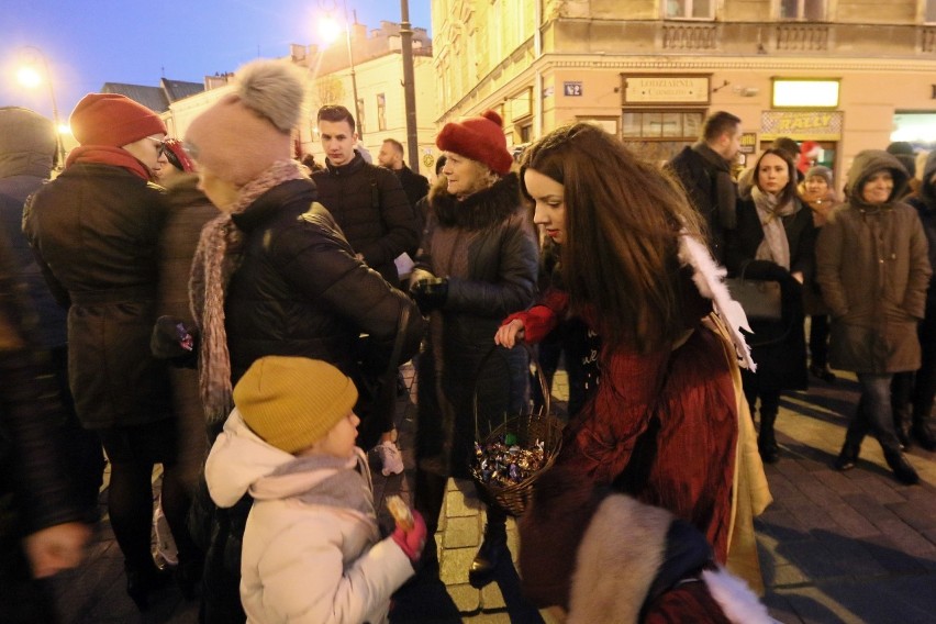 Lublin rozjaśnił się na święta. Wielkie odliczanie i choinka zabłysła. Zobacz zdjęcia