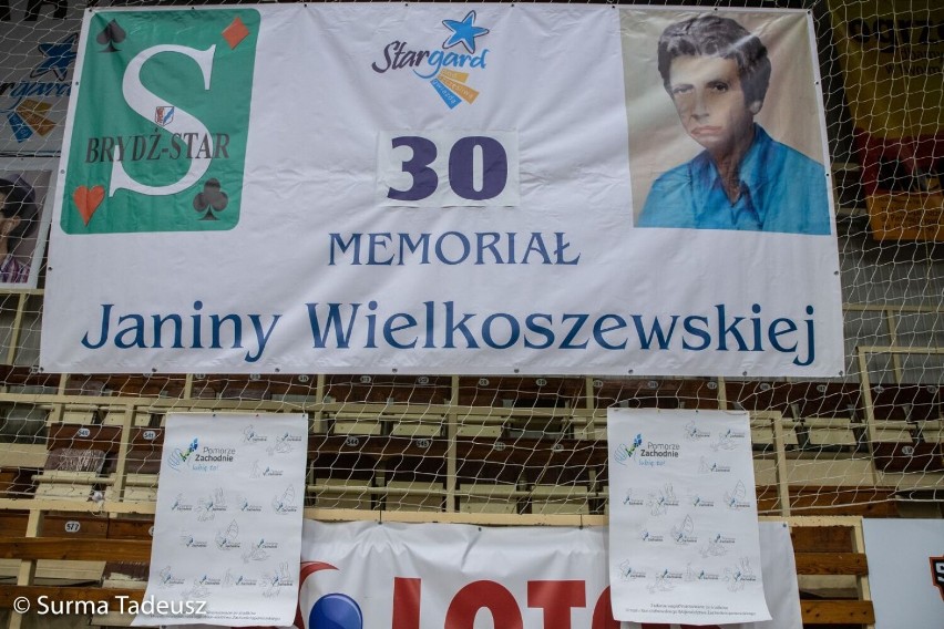 200 brydżystów licytowało w Stargardzie. Znamy zwycięzców memoriału Janiny Wielkoszewskiej