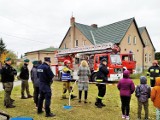 Gmina Gardeja. Ćwiczenia strażaków-ochotników na terenie SP Czarne Dolne. Pożar w budynku oraz niewybuch znaleziony na terenie szkoły
