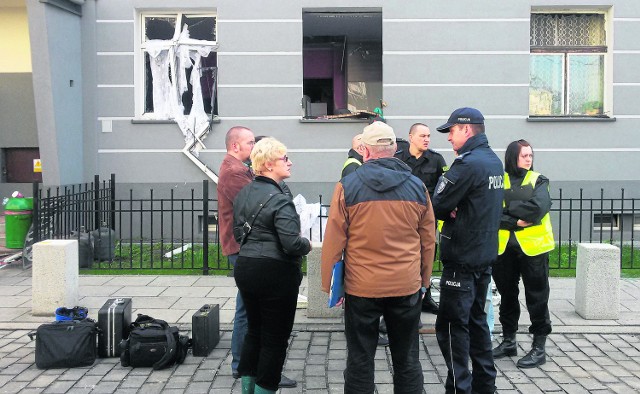 Oględziny budynku trwały w środę do południa. Na szczęście okazało się, że blok nadal może być zamieszkany. Oznacza to, że mieszkańcy już od wczoraj wieczora mogli wracać do mieszkań