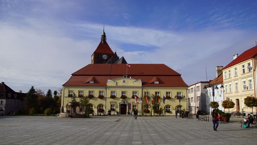 Jesienny spacer po Darłowie. Zobaczcie piękne zabytkowe kamienice [ZDJĘCIA]