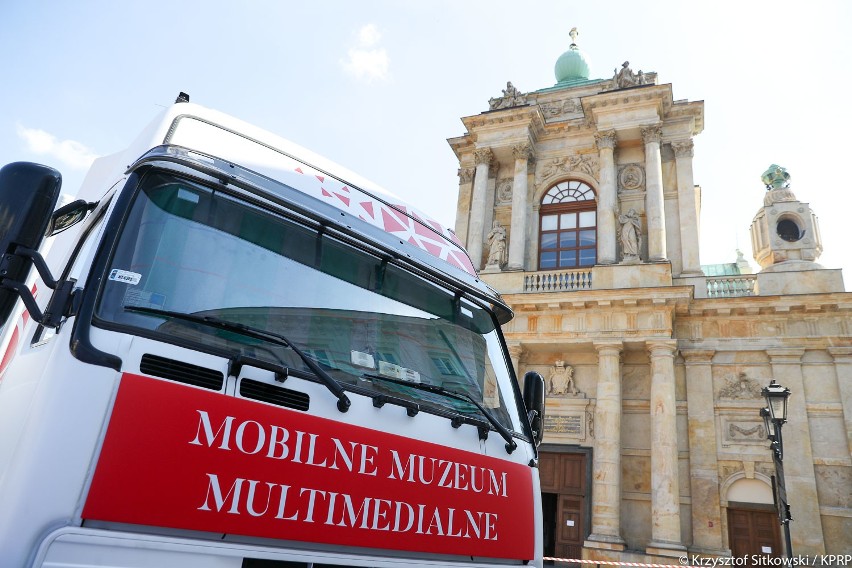 Mobilne Muzeum Multimedialne już dziś stanie na Placu Powstańców Wielkopolskich