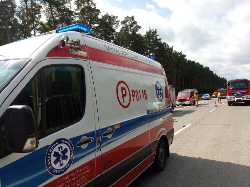 Wypadek na 97 kilometrze autostrady A2. Auto osobowe wjechało w naczepę [FOTO][FILMY]