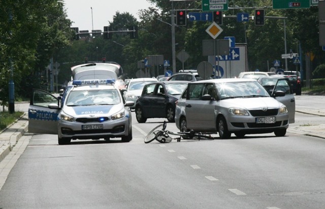 Wypadek na ulicy Moniuszki w Legnicy, ranna została kobieta.