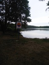 Uwaga! Zakaz kąpieli w jeziorze Leśnym w Stobnie