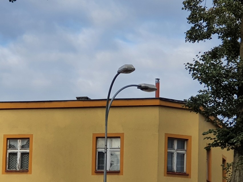 Trwa wymiana lamp ulicznych w Pucku: sodowe wymieniane są na LEDowe