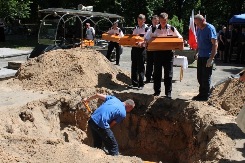 Pogrzeb żołnierzy radzieckich ekshumowanych na pl....