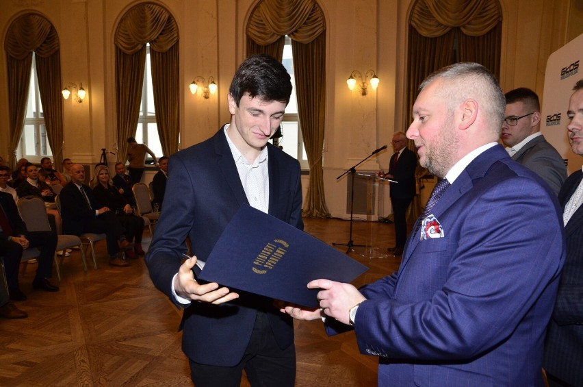 Gala laureatów Plebiscytu Sportowego w poznańskim Bazarze. Zobaczcie zdjęcia wyróżnionych sportowców, trenerów, talentów i drużyn