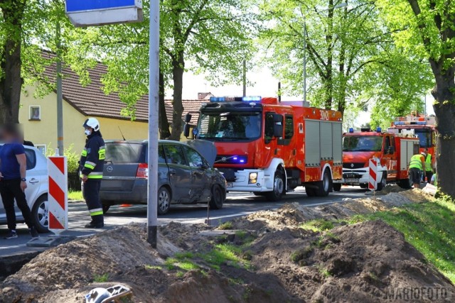 Wypadek w Opolu. Zderzenie opla z iveco na ulicy Strzeleckiej
