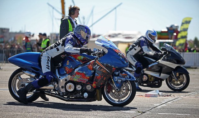 W najmocniejszej klasie motocyklowej, MOTO EXTREME, startowały wyłącznie Suzuki HAYABUSA. Triumfatorem został Konrad Sobczyk z ET 9,714. fot. Piotr Galas