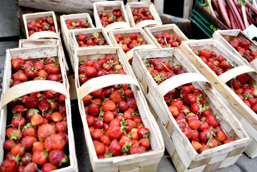 Mnóstwo osób w środę, 25 maja na radomskich bazarach...