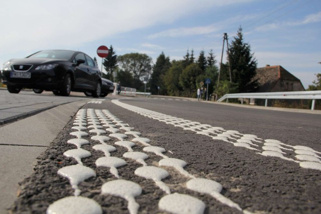 Na razie nie będzie dalszej rozbudowy drogi powiatowej Lewice – Kwilcz. Niedawno wybudowano odcinek tej drogi od Lewic do Krzyżkówka.