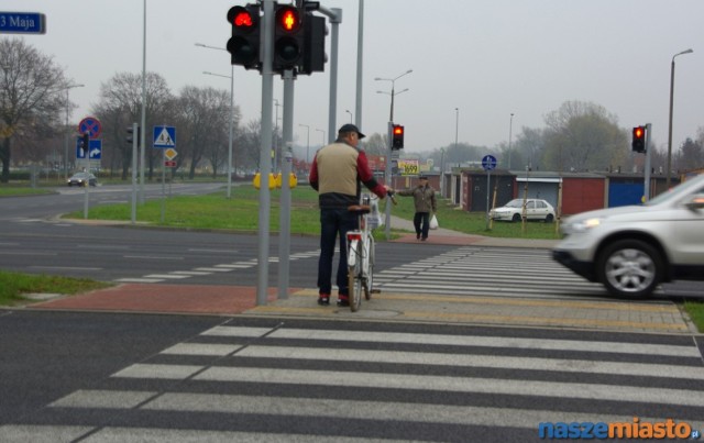 Rowerzyści wiedzą, na co wydać budżet obywatelski. Chcą na przykład ustawić kilkadziesiąt podpórek przy przejazdach rowerowych w ciągu krajowej piątki.