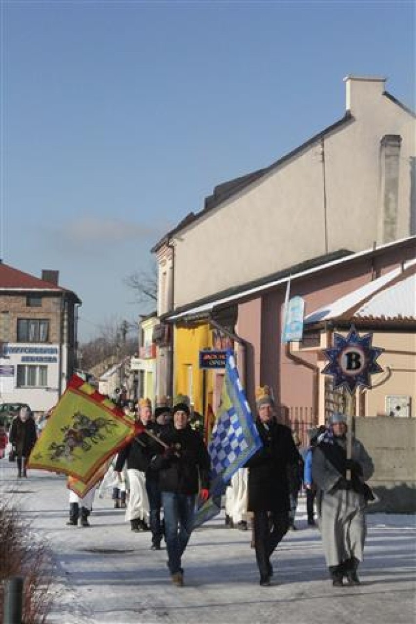 Żarki: piękny Orszak Trzech Króli przeszedł ulicami Żarek [ZDJĘCIA]