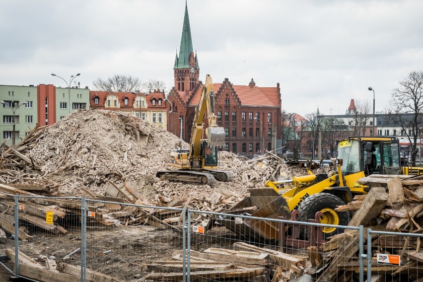 Zakończył się etap wyburzeń kamienic pod przyszłą przebudowę...