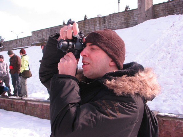 Krzysztof Kochanowicz - jeden z uczestników II Grudziądzkiego Spaceru Fotograficznego w akcji