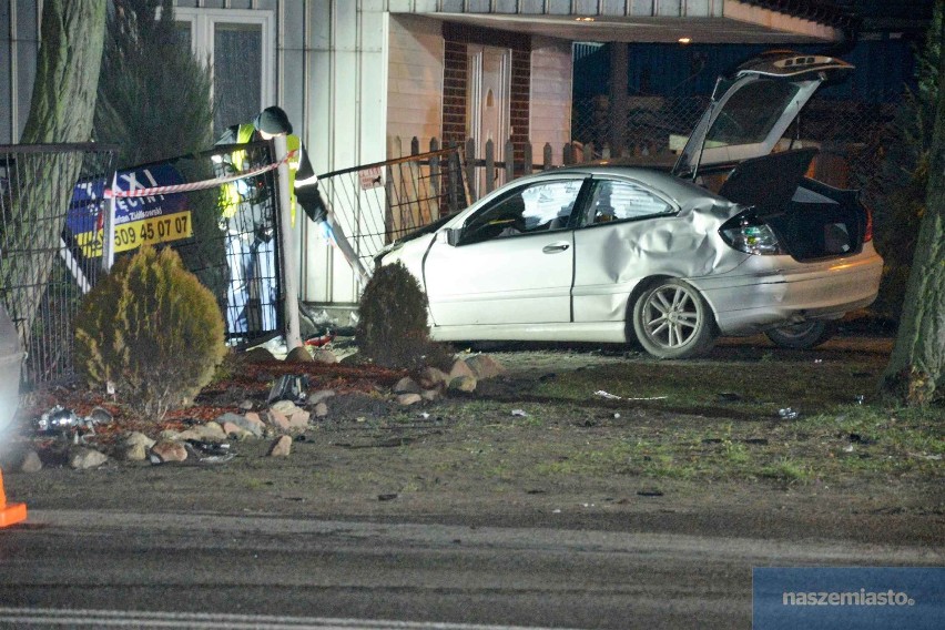 Wypadek na drodze Włocławek - Radziejów. 4 osoby trafiły do szpitala [zdjęcia, wideo]