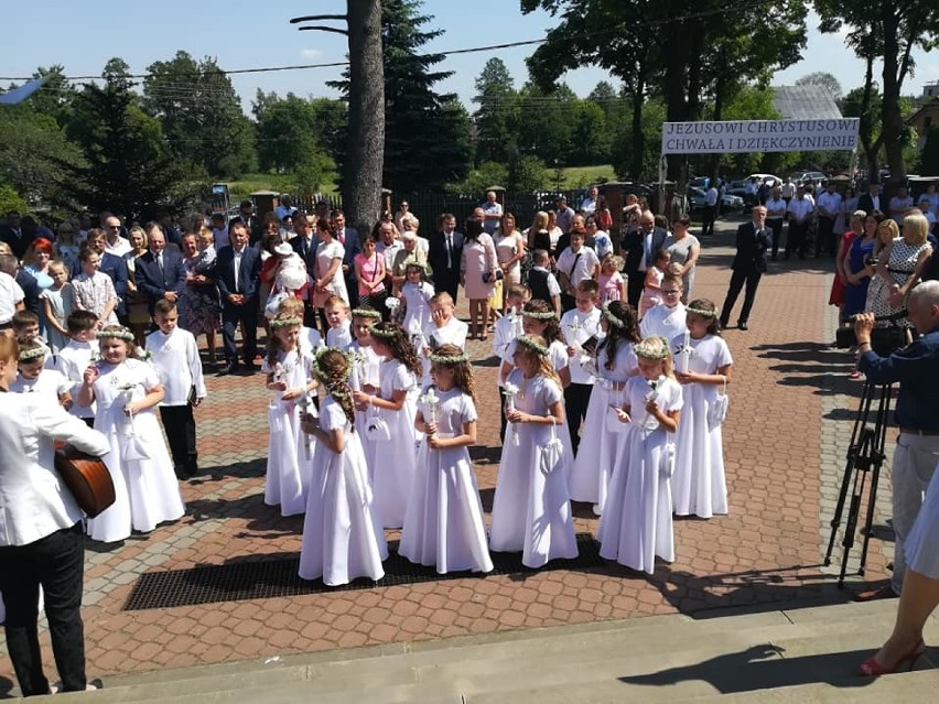 Komunia święta w Ostrowach nad Okszą FOTO     