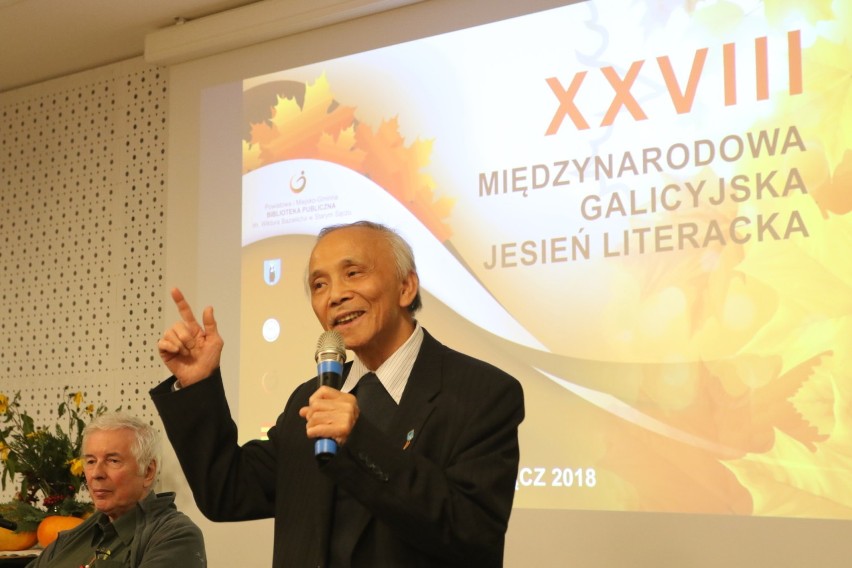 Galicyjska Jesień Literacka. Wietnamski poeta recytuje i śpiewa