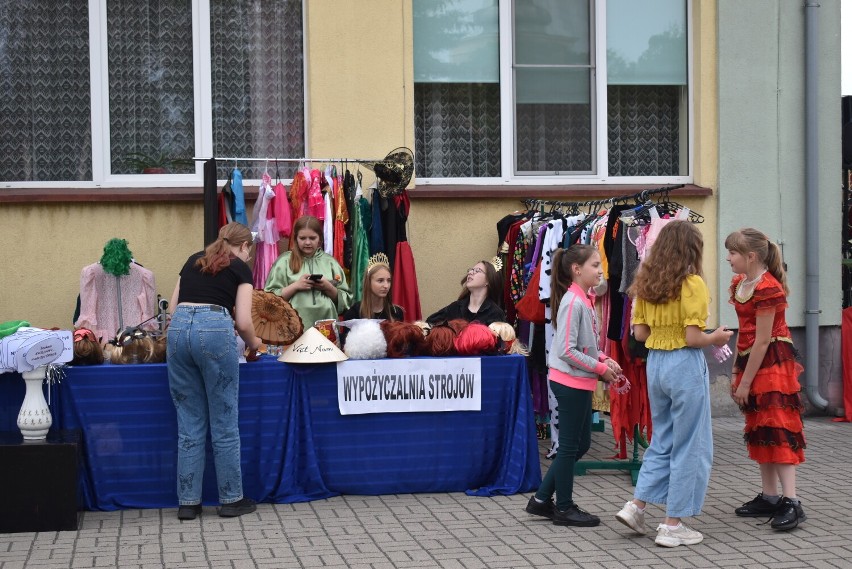 Bajkowo w Kowalewie. Teatr Prawie Wielki zaprezentował spektakl „Król Bul”