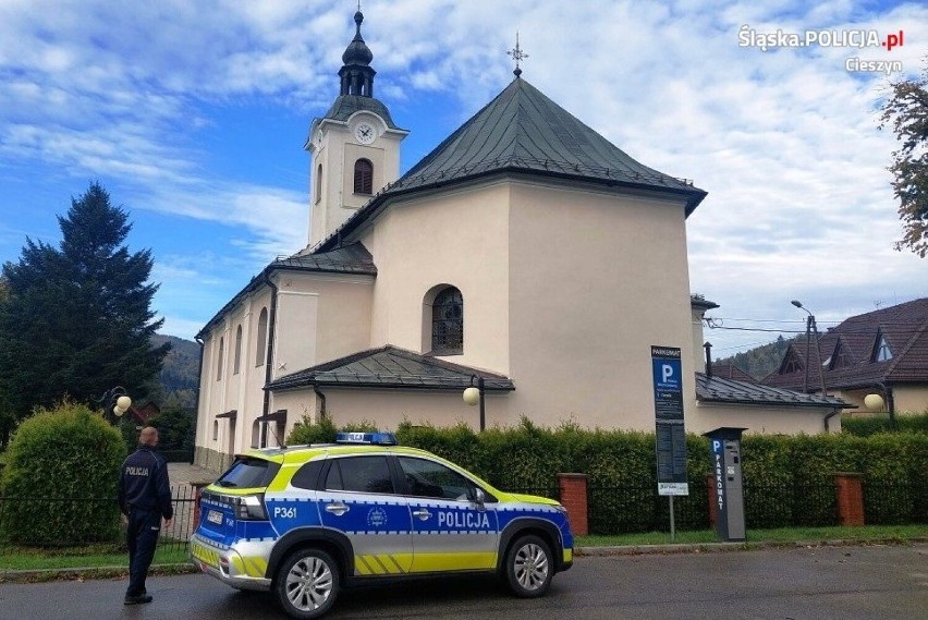 Ktoś okradł kościół w Brennej! Włamywacze pod osłoną nocy zabrali kielich i relikwiarz. Policja i księża apelują o pomoc