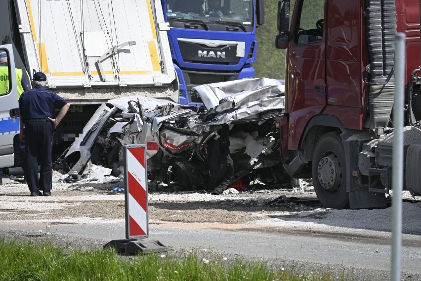 W wyniku wypadku w Niewieścinie zginęło czterech mieszkańców...