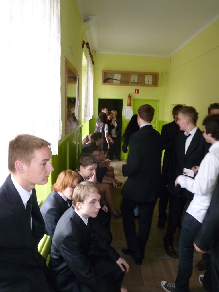 Egzamin gimnazjalny w Radomsku. Pierwsze wrażenia uczniów, arkusze i odpowiedzi [ZDJĘCIA]