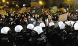 Strajk Kobiet. Policjanci z wydziałów prewencji dostaną 500 zł premii. Pozostali funkcjonariusze oburzeni