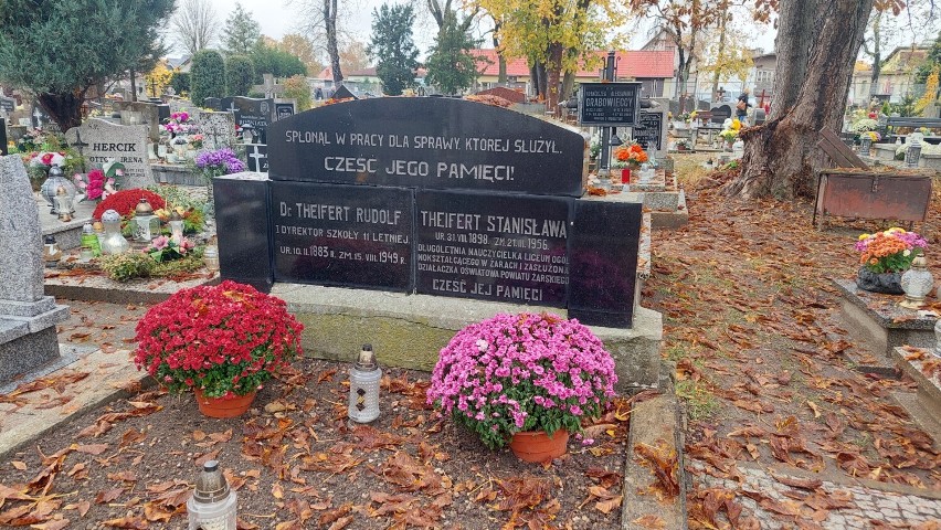 Cmentarz w Żarach w Zaduszki