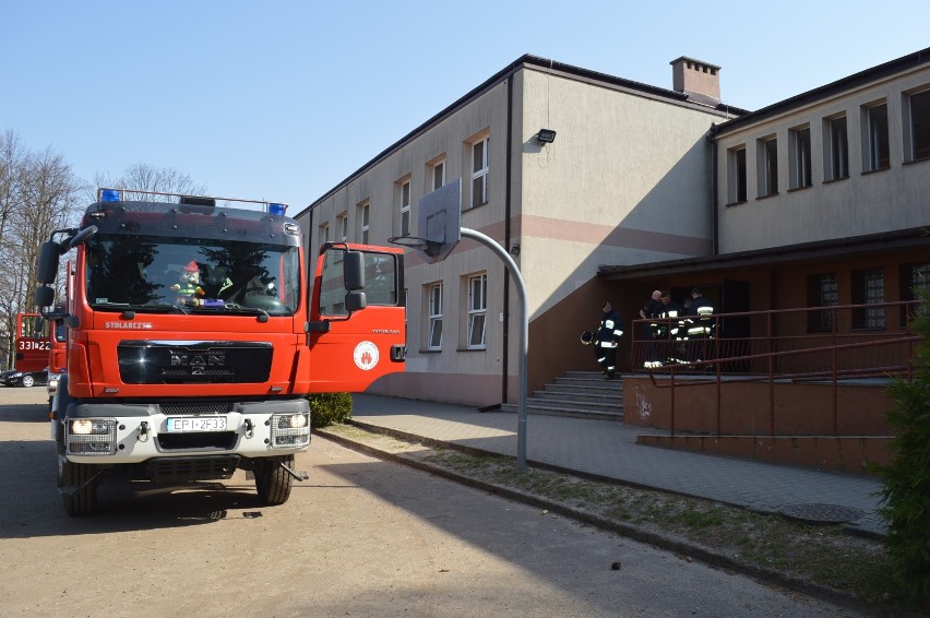 Pożar w szkole w Sulejowie. Zapaliła się skrzynka z...