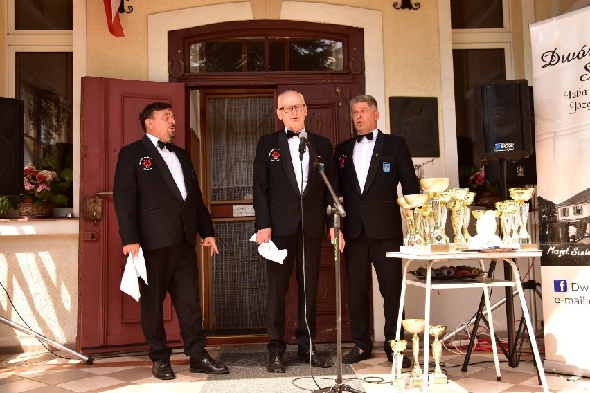 Ceremonia wręczenia nagród zwycięzcom 2. Przełajów Dworskich...