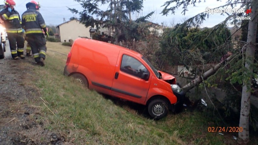 Wypadek w Szczerbicach. Kierowca zasnął za kierownicą