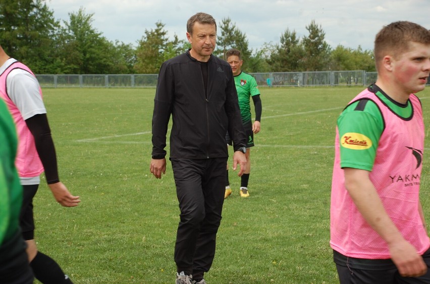 Derby powiatu dla Zamczyska Mrukowa. Piotr Stachurski pogrążył Tempo Nienaszów