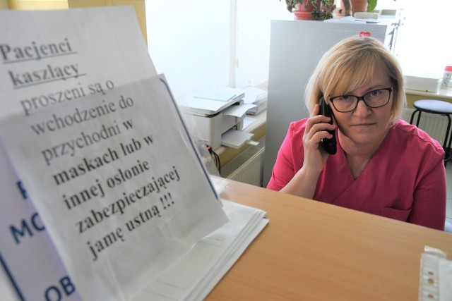 Barbara Jabłońska, wojewódzki konsultant do spraw pielęgniarstwa w przychodni "Unimed" informowała, że po telefonicznym kontakcie pacjentów z lekarzem otrzymywali oni zwolnienia czy recepty.
