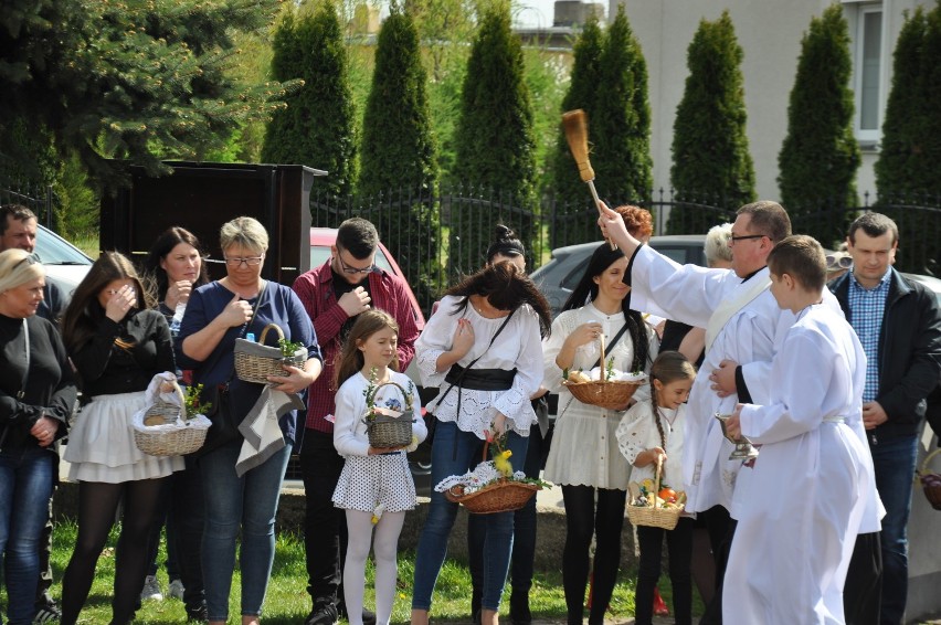 Święcenie pokarmów w parafii św. Floriana w Pleszewie. Tak było przed rokiem