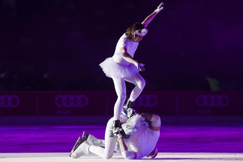 Kings on Ice. Popis łyżwiarskich umiejętności na Stadionie...