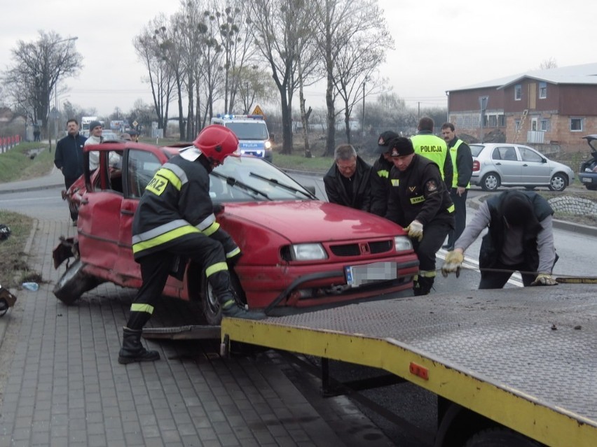 Środa Śląska: Jedna osoba ranna w wypadku w Komornikach (ZDJĘCIA)