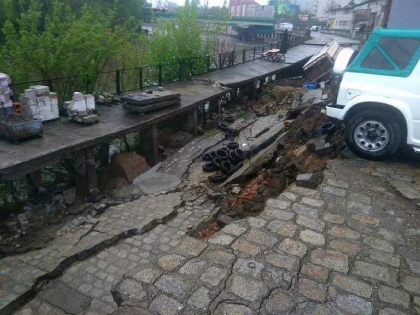 Wrocław. Trwa odbudowa nabrzeża Odry po katastrofie budowlanej. Zobacz zdjęcia