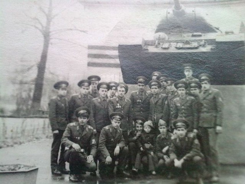Czołg T-34 z Bornego w czasach sowieckich był ulubionym tłem...