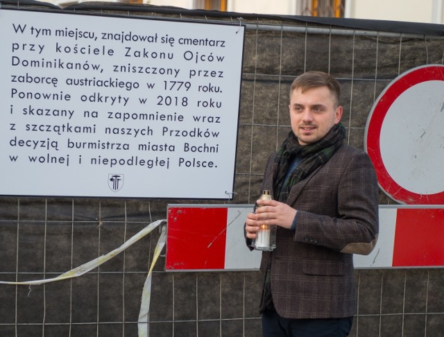 Patryk Salamon podczas zorganizowanego przez siebie happeningu, 14 IV 2019